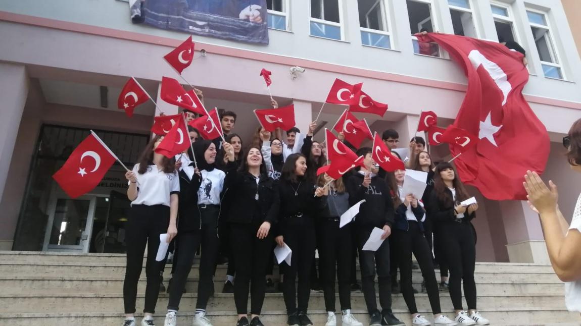 Kartepe Anadolu Lisesi Fotoğrafı